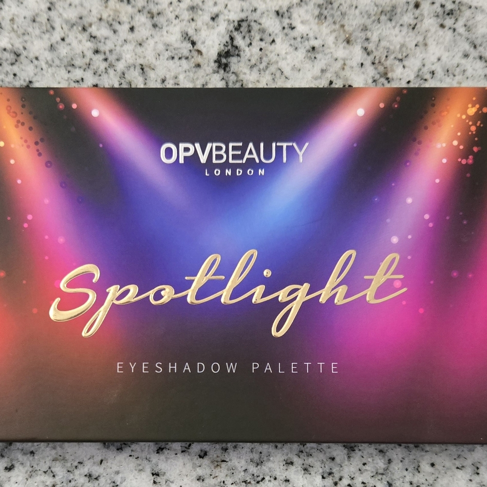 Spotlight Eyeshadow Palette - Multicolor
